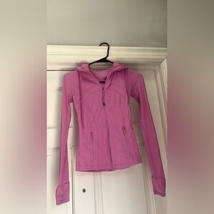 Dahlia mauve Lululemom hooded define jacket size 0. #loungewear #athleisure